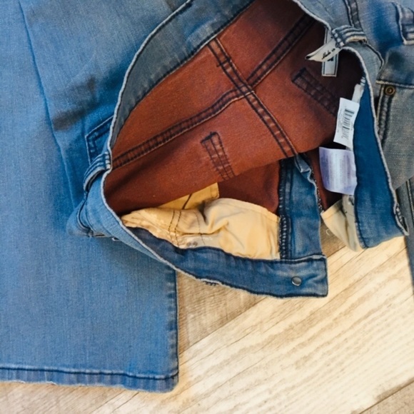 BCBGMaxAzria Tanya Terrible TwoFlare Jeans Size 28 - Picture 8 of 8